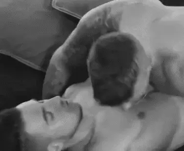 Kiss his pits