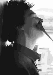 Slide Riding Crop against Jaw