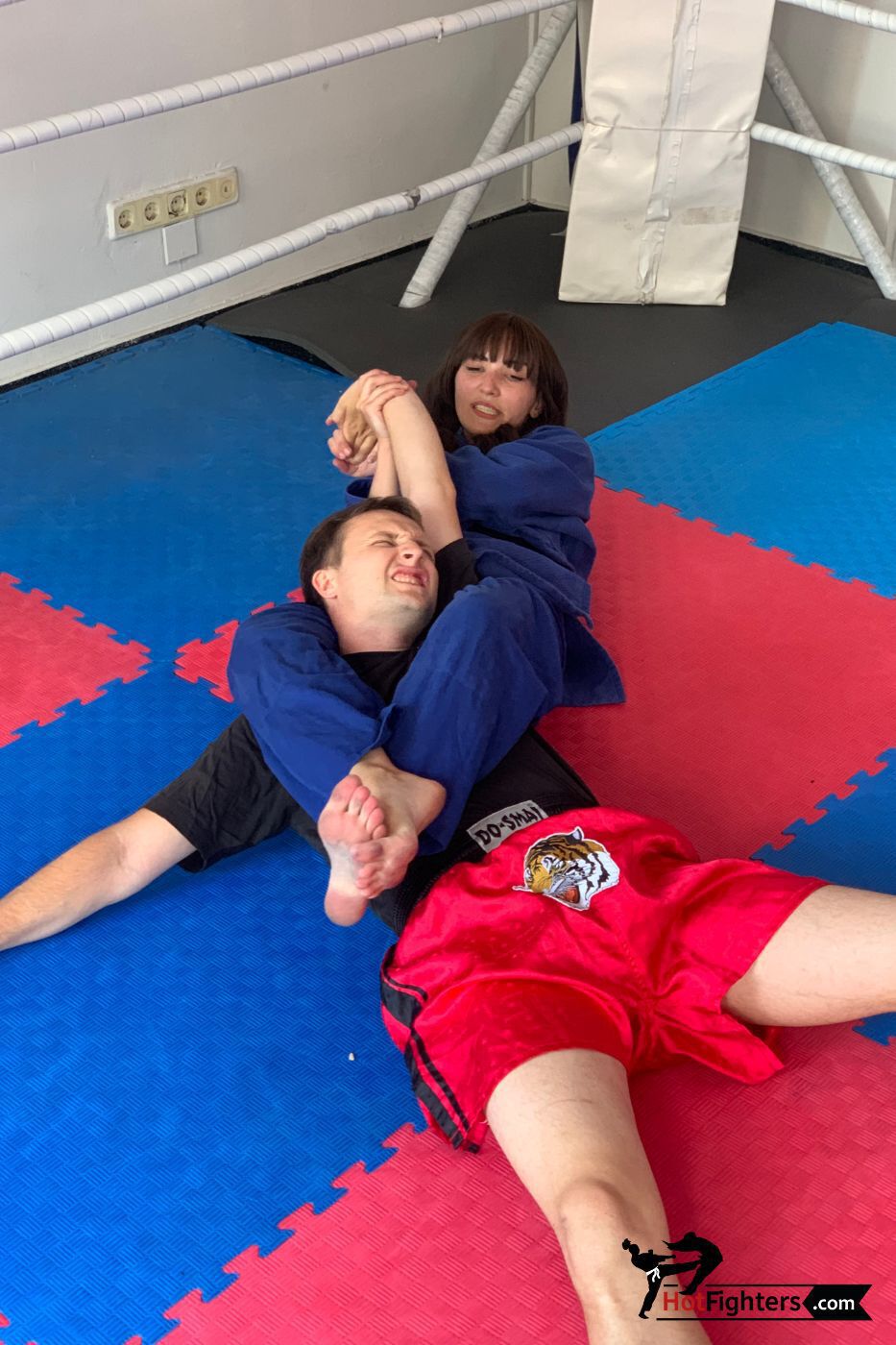 Hard Headscissors