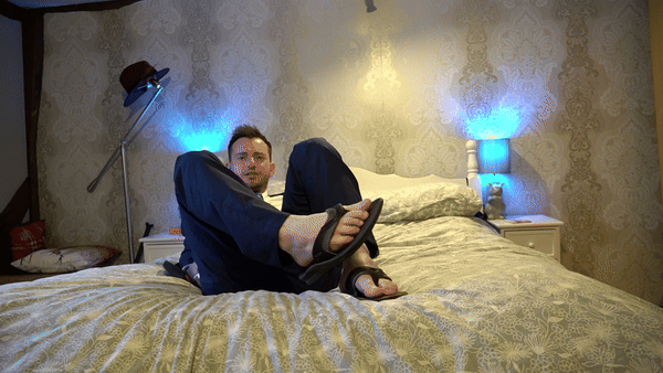 Show off feet in flip flops