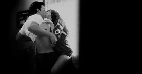 Haz que se quite la camisa