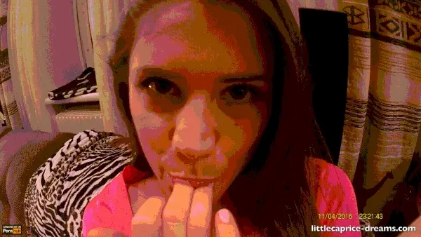 Suck on Fingers