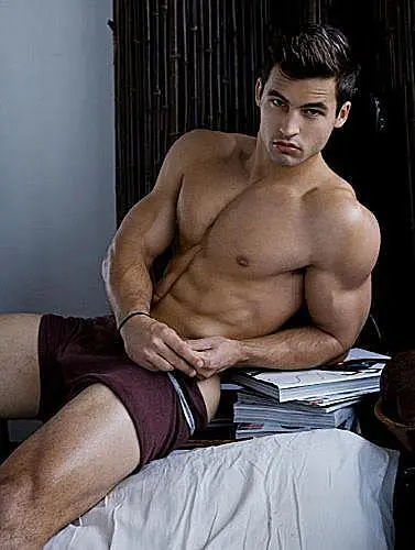 Pose shirtless