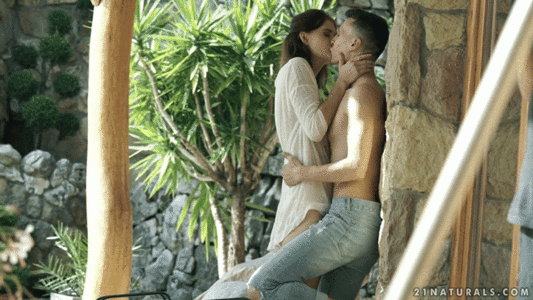 Outdoor Kissing