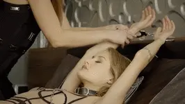 Esposar sus muñecas