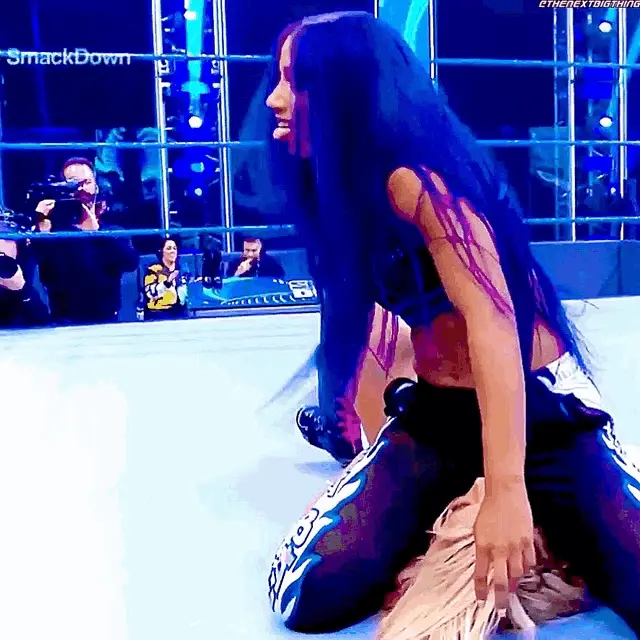 After throwing your opponent down, you tease her with a sexy early pin.