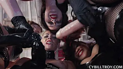 Gang bang avec gode-ceinture