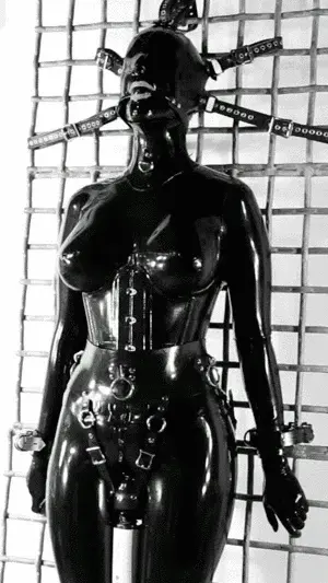 Bondage: Full latex vibe!