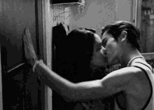 Kiss her to the wall