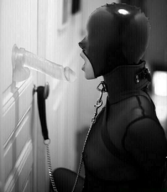 Gag on dildo