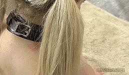 Mets lui un collier