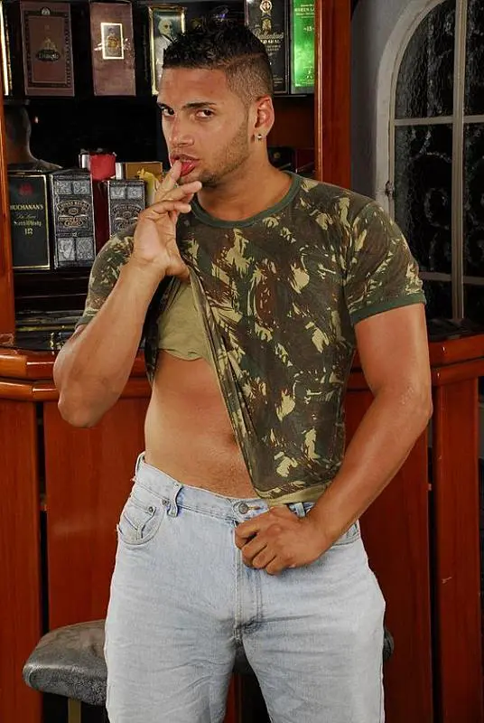 Quítate la camisa