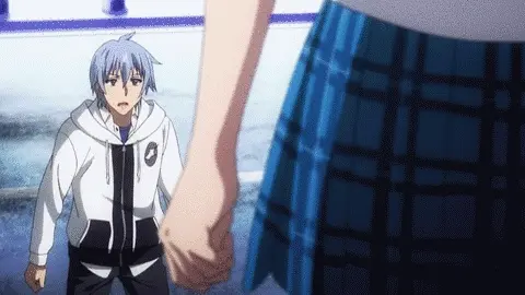 Revela accidentalmente tu trasero mientras te inclinas
