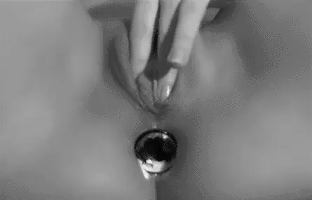 Put a Buttplug in your ass