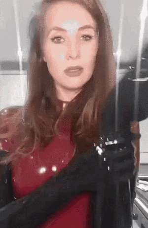 Zieh Latexhandschuhe an