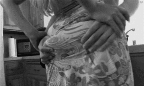 Squeeze her ass