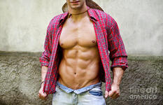 Show off your pecs