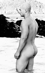 Pose nude, show your ass