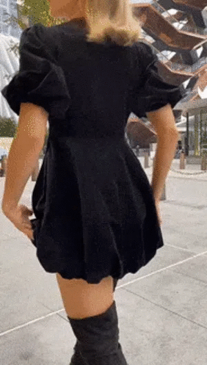 Soulève ta robe et révèle ton cul