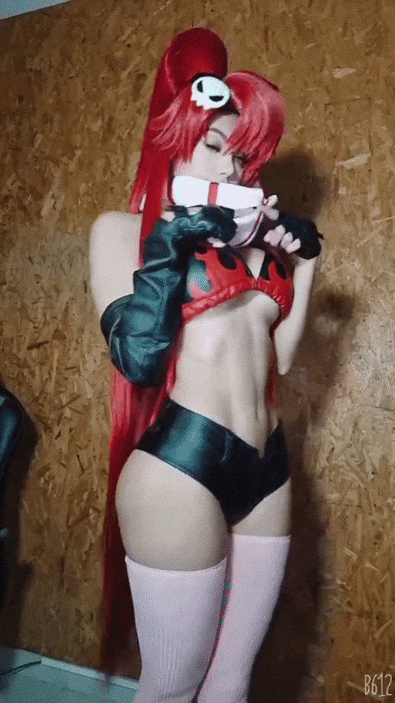Tease in cosplay