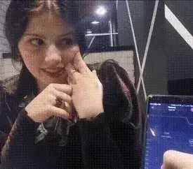 Echauffement avec un Vibromasseur en public 
