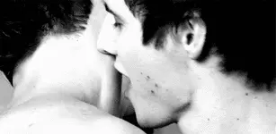 Embrasse son cou