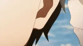 Beiß sanft auf sein Ohr